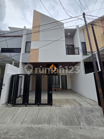 T53.Rumah Baru Dalam Komplek One Gate Di Cipinang Jaya Jaktim