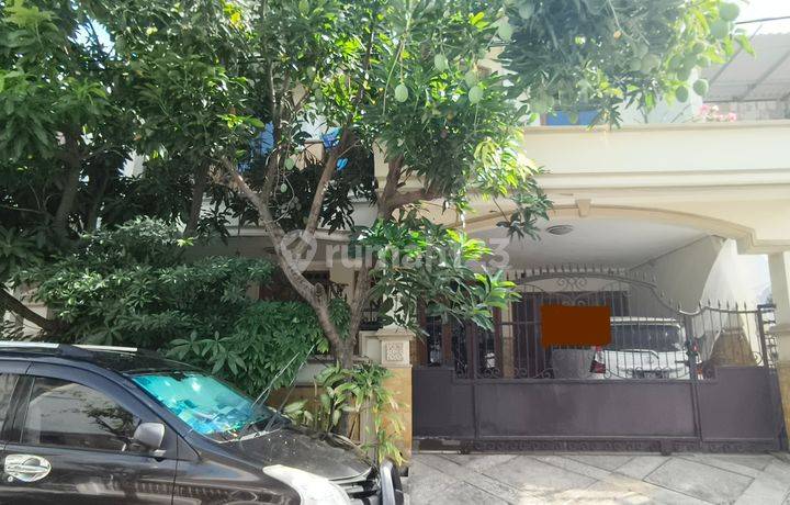 Rumah 2,5 Lantai Manyar Tirtoyoso Bagus Terawat Siap Huni Row 2 Mobil Aman. Hadap Utara. Dekat Sekolah Petra