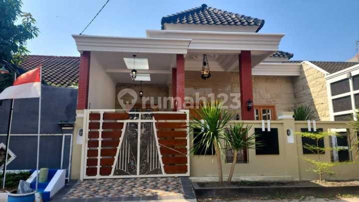 RUMAH MUTIARA CITRA GRAHA CANDI SIDOARJO. BAGUS CANTIK TERAWAT SIAP HUNI. Row Jalan 4 MOBIL. Hadap Selatan. 