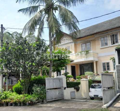 Jual Cepat, Rumah Lama, Terawat, Dalam Komplek, 4 Kamar, Ada Kolam Renang di Cirendeu, 