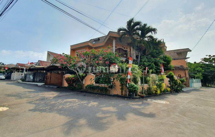 Rumah Hook 3 Lantai Taman Pajajaran Dekat Tol Summarecon Bogor