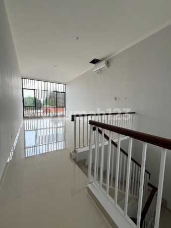 Ruko 2 Lantai di Pondok Cabe Dekat ke Pintu Tol