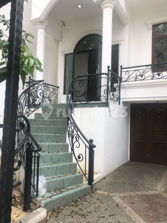 Beautiful Swallow PIK 1 Size 7x25 South Facing 3.5 Floors