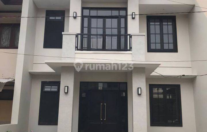 Dijual Cepat Rumah Cantik 2Lt Regency Kuda Dua Semi Furnish