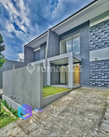 Rumah Minimalis Modern 2 Lantai Dalam Komplek Megapolitan