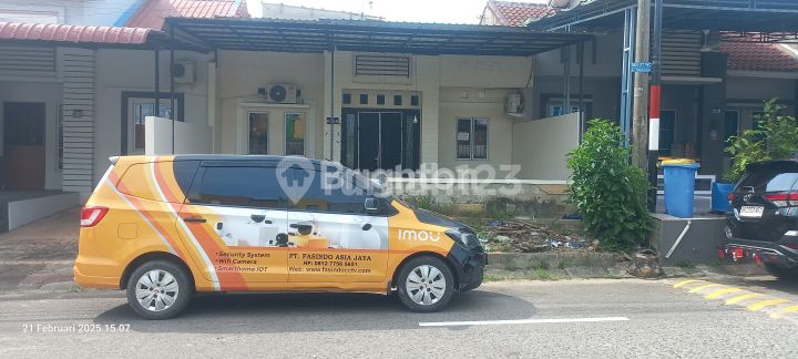 FOR SALE: MINIMALIST HOUSE IN A VERY STRATEGIC LOCATION ON ANGGREK SARI STREET, ROW, 4-CAR WIDE ACCESS FOR SALE: MINIMALIST HOUSE IN A VERY STRATEGIC LOCATION ON ANGGREK SARI STREET, ROW, 4-CAR WIDE ACCESS