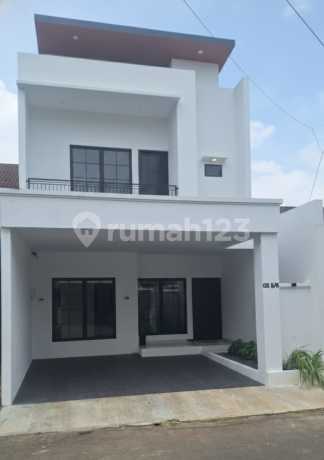 Rumah Baru dengan Furnized Baru, Style Modern Tropis Smart Home, 5 Menit ke Tol Parigi Bintaro, di Bintaro Jaya