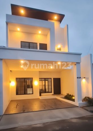 Rumah Baru dengan Furnized Baru, Style Modern Tropis Smart Home, 5 Menit ke Tol Parigi Bintaro, di Bintaro Jaya Rumah Baru dengan Furnized Baru, Style Modern Tropis Smart Home, 5 Menit ke Tol Parigi Bintaro, di Bintaro Jaya