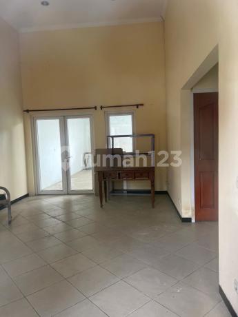 Rumah Bagus Siap Huni di Perumahan Elit Villa Esperanza Ngalliyan Semarang