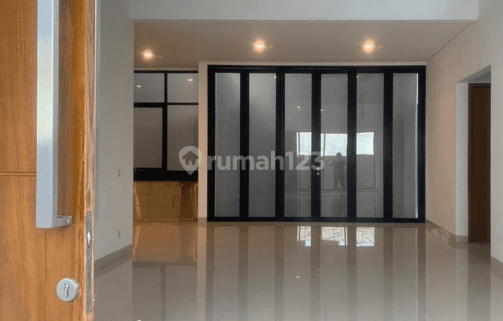 2 Rumah Baru Bersebelahan di Cipaganti Permai