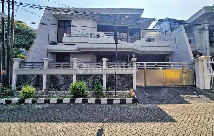 Rumah Satelit Indah STRATEGIS