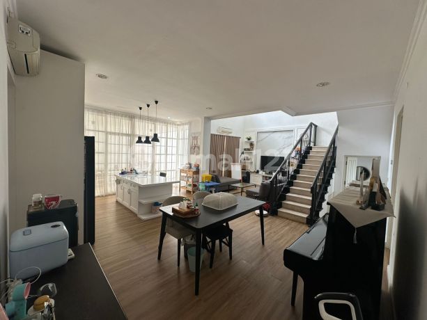 Dijual Rumah Villa Bukit Regensi Pakuwon Indah