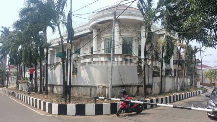 Rumah Classic Bebas Banjir di Pusat Kota Pulomas Pulo Gadung