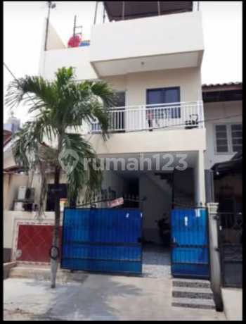 Dijual Rumah Kost 3 Lantai di Perumahan Taman Mahkota Tangerang