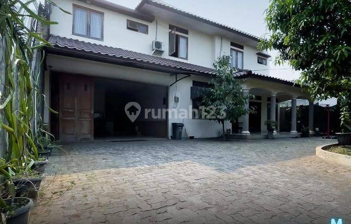 Rumah 2 Lantai Bagus SHM di Perumahan Jati Indah, Depok