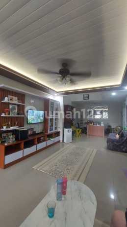 East Terrace Rumah 2,5Lantai Metland Cyber Puri