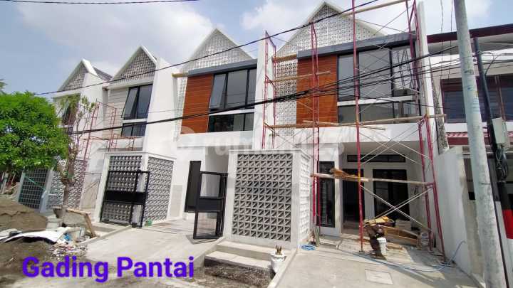 Dijual New Gress Hook 2 Lantai di Perumahan Gading Pantai Kenjeran