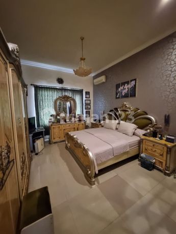 Rumah bagus siap huni di Laguna Regency, Pakuwon City