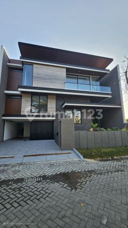 Lokasi Istimewa Row Double Way 20 Meter & Depan Taman Lokasi Istimewa Row Double Way 20 Meter & Depan Taman