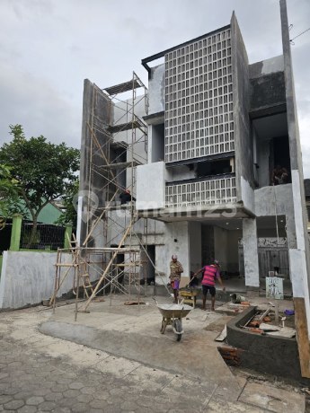 Rumah 2 Lt Luas Siap Huni di Condongcatur Depok Sleman Yogyakarta Rumah 2 Lt Luas Siap Huni di Condongcatur Depok Sleman Yogyakarta