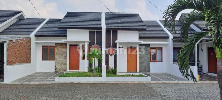 Grand Assalam Ready Stock Flood-Free