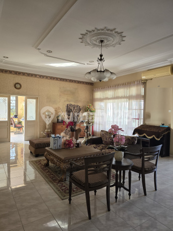 Dijual Rumah Mewah Full Furnished di Candi Asri Semarang