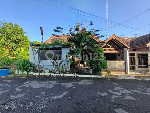 Rumah Villa Aster Srondol Banyumanik Semarang