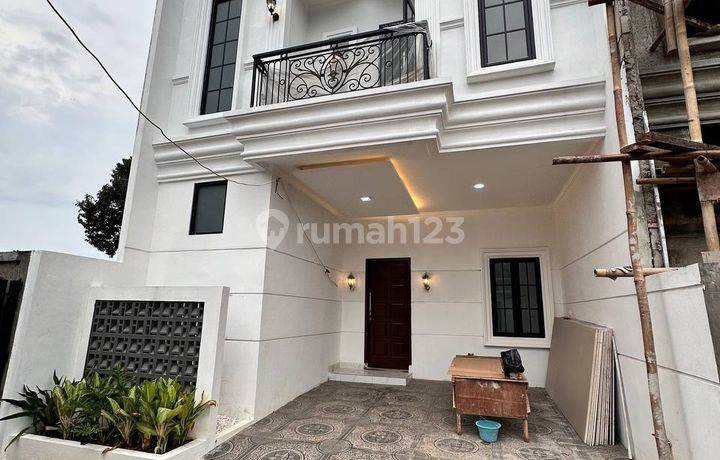 rumah 2lantai american klasik di jagakarsa jakarta selatan