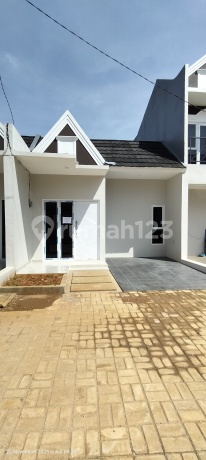 Rummah ******** Pintu Tol Krukit