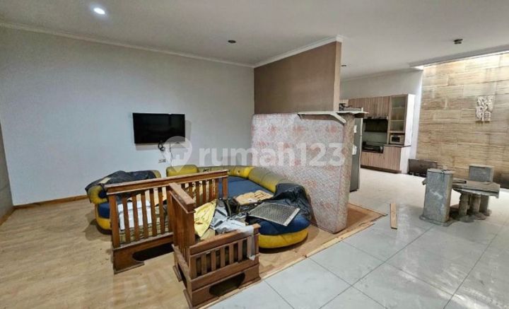 Rumah Taman Holis Indah 2 Blok A Langka