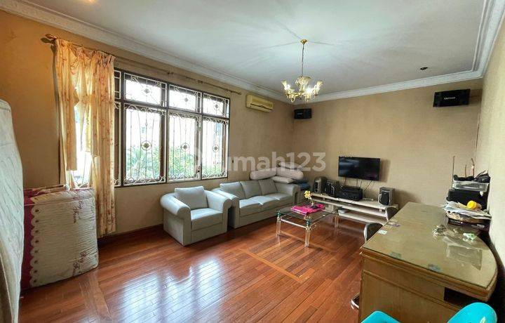 Villa Lebar 10 meter di komplek Villa Makmur Indah