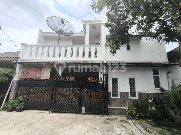 Well-Maintained, Good, Ready-to-Occupy House in Permata Kopo Indah, Bandung Well-Maintained, Good, Ready-to-Occupy House in Permata Kopo Indah, Bandung