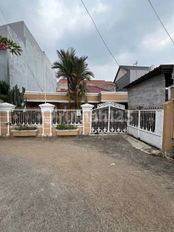 Rumah Huk 1 Lantai Komplek Bdn Jatiwaringin Bekasi