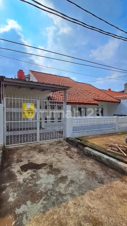 1-Storey Ready-to-Occupy House with Large Land in Bekasi 1-Storey Ready-to-Occupy House with Large Land in Bekasi