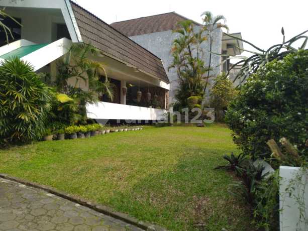 Comfortable and Lush House, Sukaresmi Valley in North Bandung.