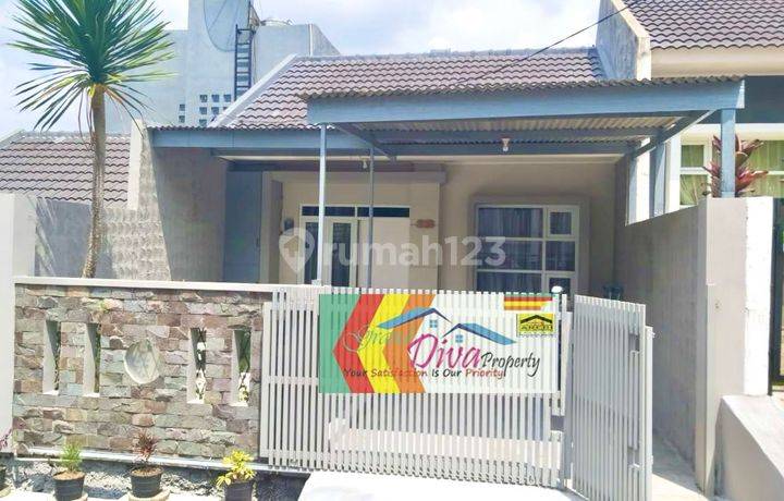 RUMAH FURNISHED DI KOMPLEK GREEN VALLEY RESIDENCE BANDUNG 