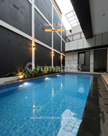 Rumah Modern di Bintaro Sektor 9 Luas Tanah Besar Ada Kolam Renang