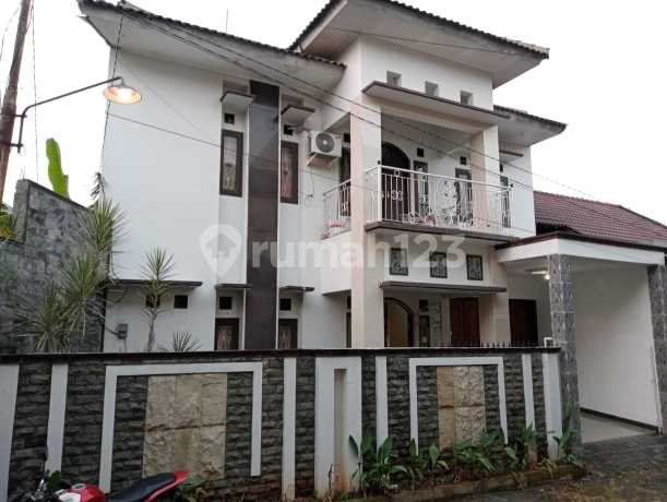 Rumah 3 Lantai Full Furnished Siap Huni di Puri Asri Palebon Semarang Dekat Tol Gayamsari