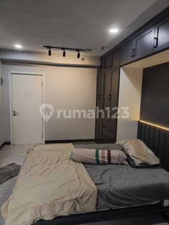 The green pramuka apartment residence unit studio plus bagus dan murah full furnished tower mall 