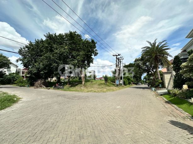 TANAH DI DARMO HILL SURABAYA DEKAT MALL CIPUTRA WORLD 