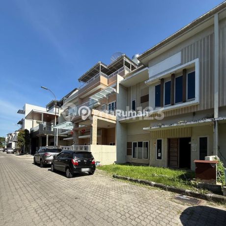 For Sale Villa Jalan Graha Metropolitan Complex Graha Metropolitan Cluster De Sophie Suite-Sunggal For Sale Villa Jalan Graha Metropolitan Complex Graha Metropolitan Cluster De Sophie Suite-Sunggal