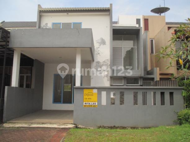 Royal Serpong Village House, Serpong, strategic location, near WTC Serpong Mall, move-in ready. Royal Serpong Village House, Serpong, strategic location, near WTC Serpong Mall, move-in ready.