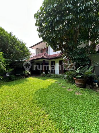 Rumah di Kebayoran Baru Arah Senayan Jalan Tenang Lokasi Elite Perumahan