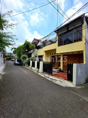 Rumah Tebet Strategis SHM Hadap Barat Rumah Tebet Strategis SHM Hadap Barat