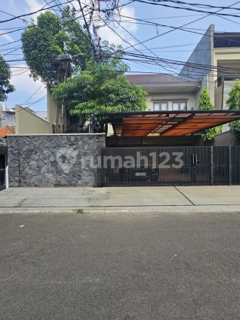 Rumah Siap Huni Lokasi Strategis Senopati Area