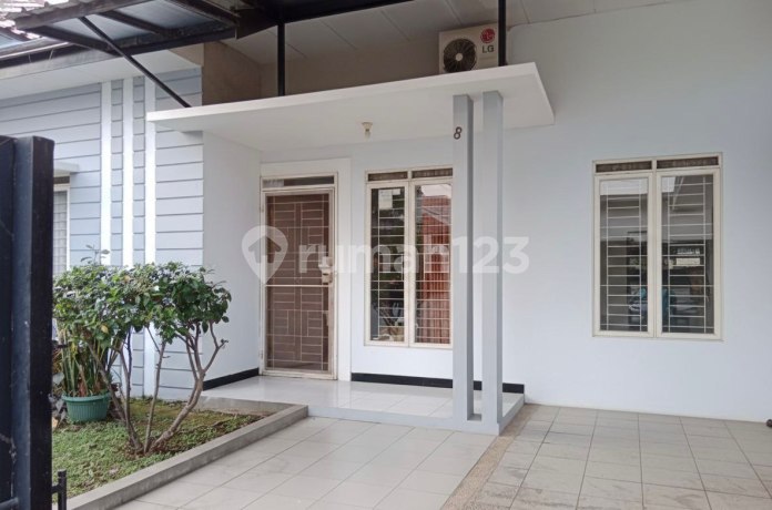 Minimalist House with Beautiful Holis Garden Near Kopo Indah Garden, Sumbersari Bandung Minimalist House with Beautiful Holis Garden Near Kopo Indah Garden, Sumbersari Bandung