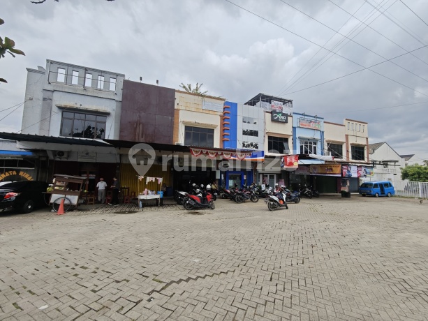 Ruko di Sentul kawasan ramai