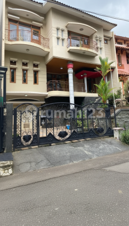 Rumah Kokoh Terawat di Prv Gegerkalong Setiabudi Bandung