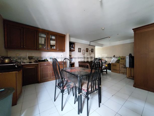 Apt WGP towerB lt 11 hadap kolam renang Apt WGP towerB lt 11 hadap kolam renang