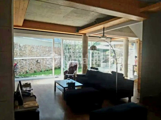 Mewah Seperti Istana Rumah 2 Lantai Ini Di Surya Setra